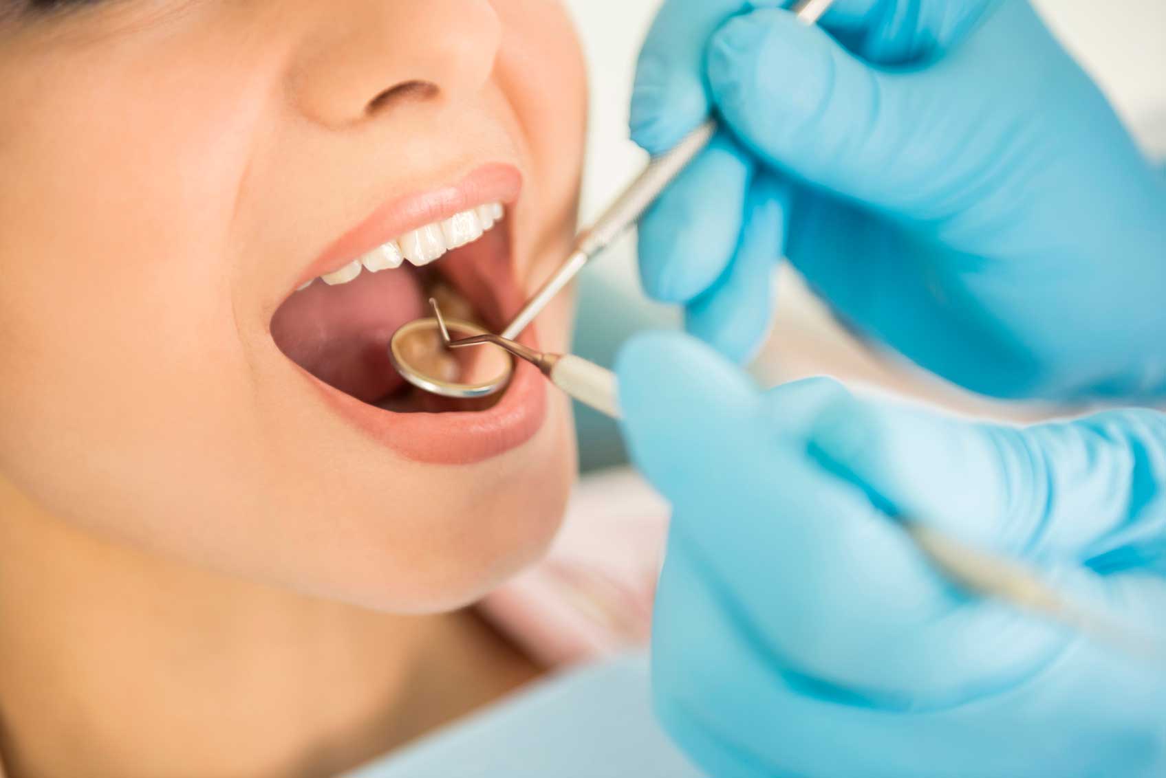 patient-examination-dentist